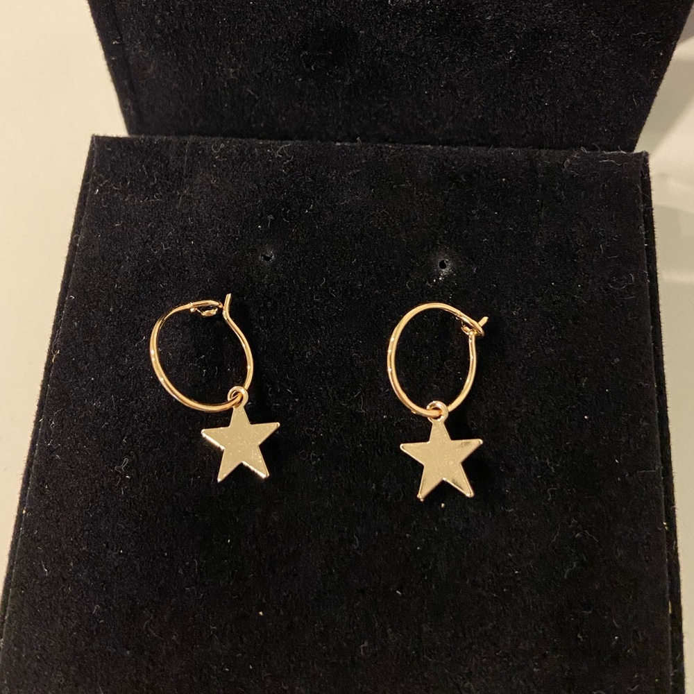NWOT gold star earrings
